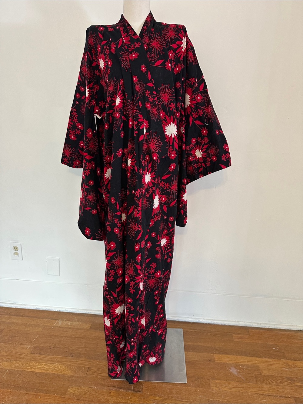 Vintage 60 Handmade Cotton Flower Power Japanese Floral Kimono Robe One Size